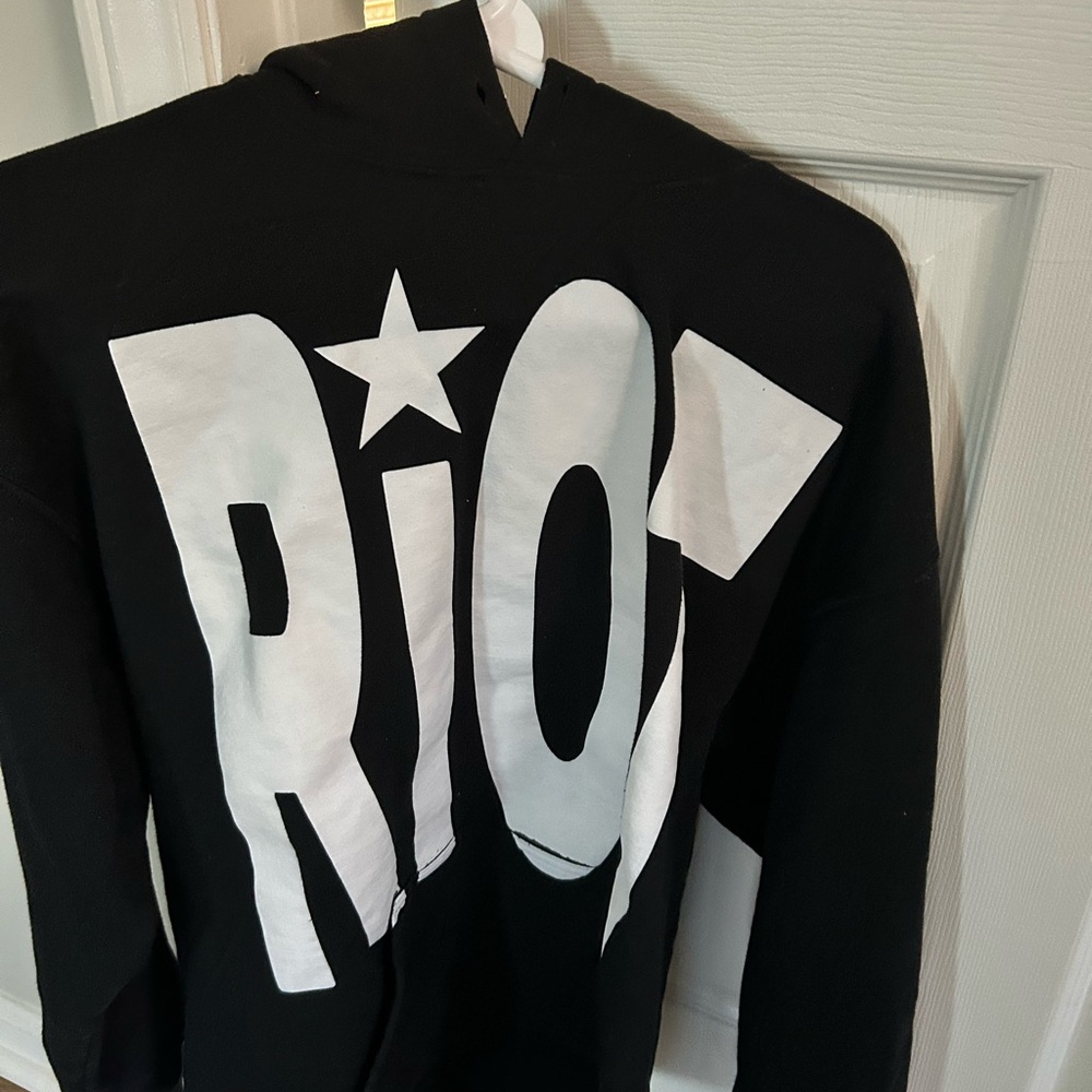 Black and White riot hoodie cropped fit